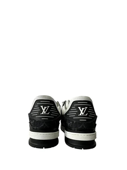 . vuitton trainer black white