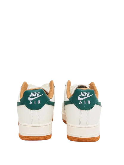 . Nik e airforce 1 hamava og colour way